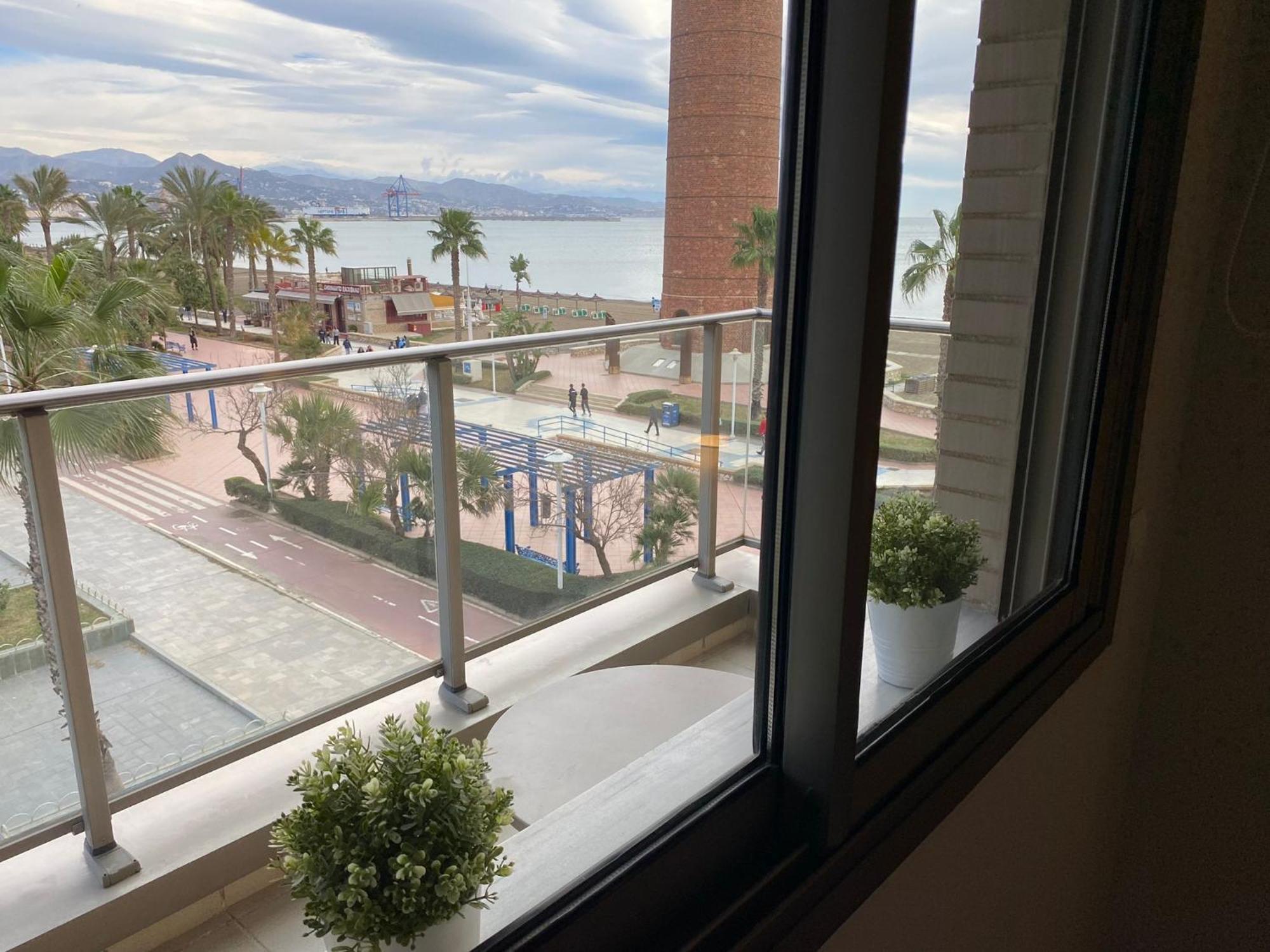 Playa Pacifico Apartment Malaga Exterior photo
